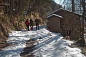 Salita invernale da Nona di Vilminore al Passo della Manina il 26 febbraio 2011